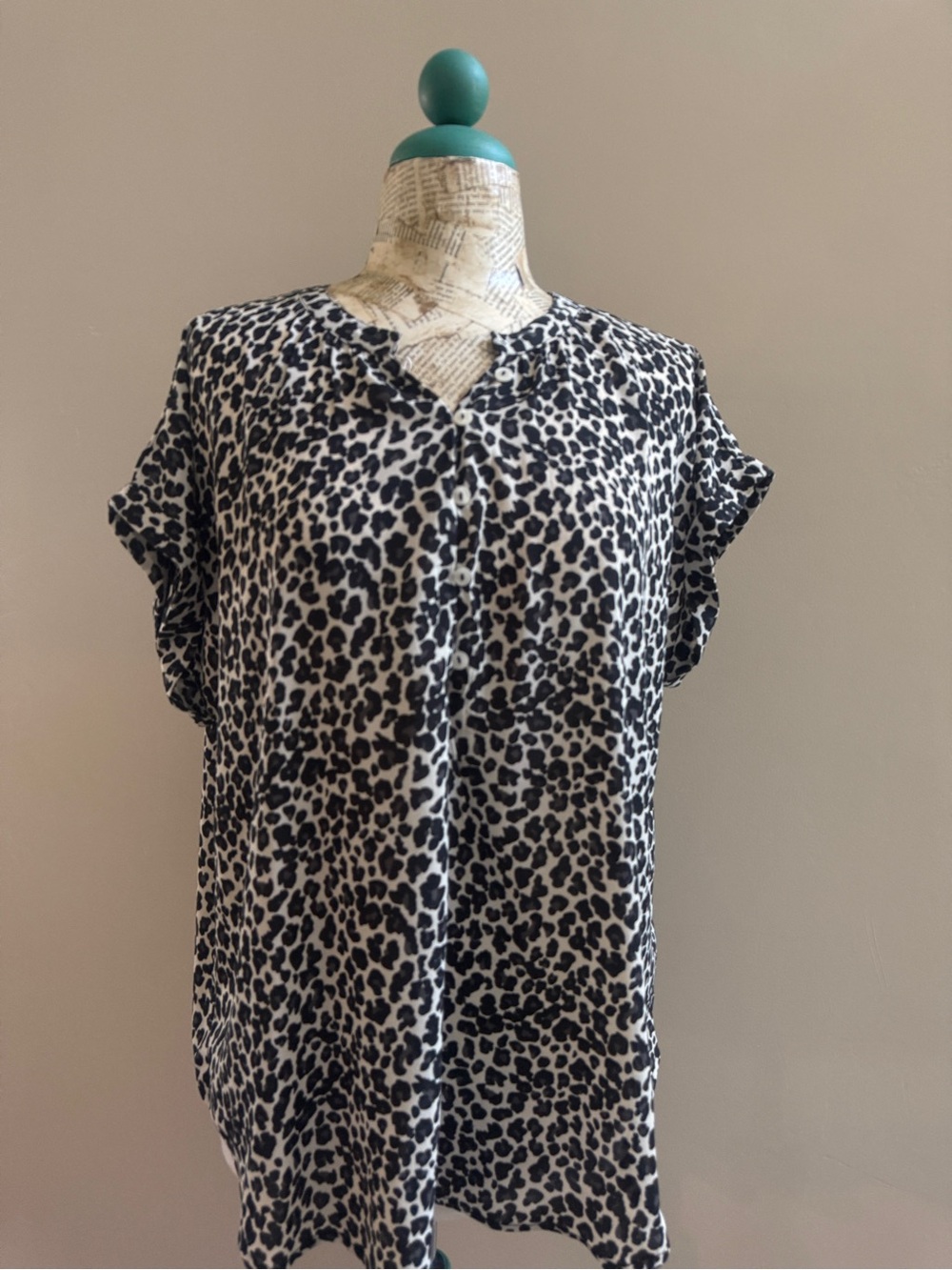 Maurices Black and White Leopard Print Short Sleeve Blouse